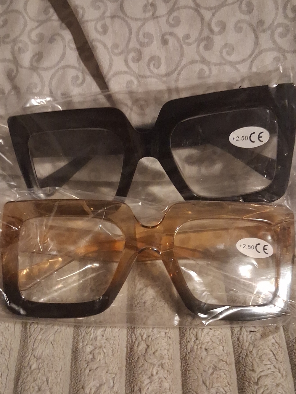 Oversized Square Reading Glasses Duo in Black and Amber